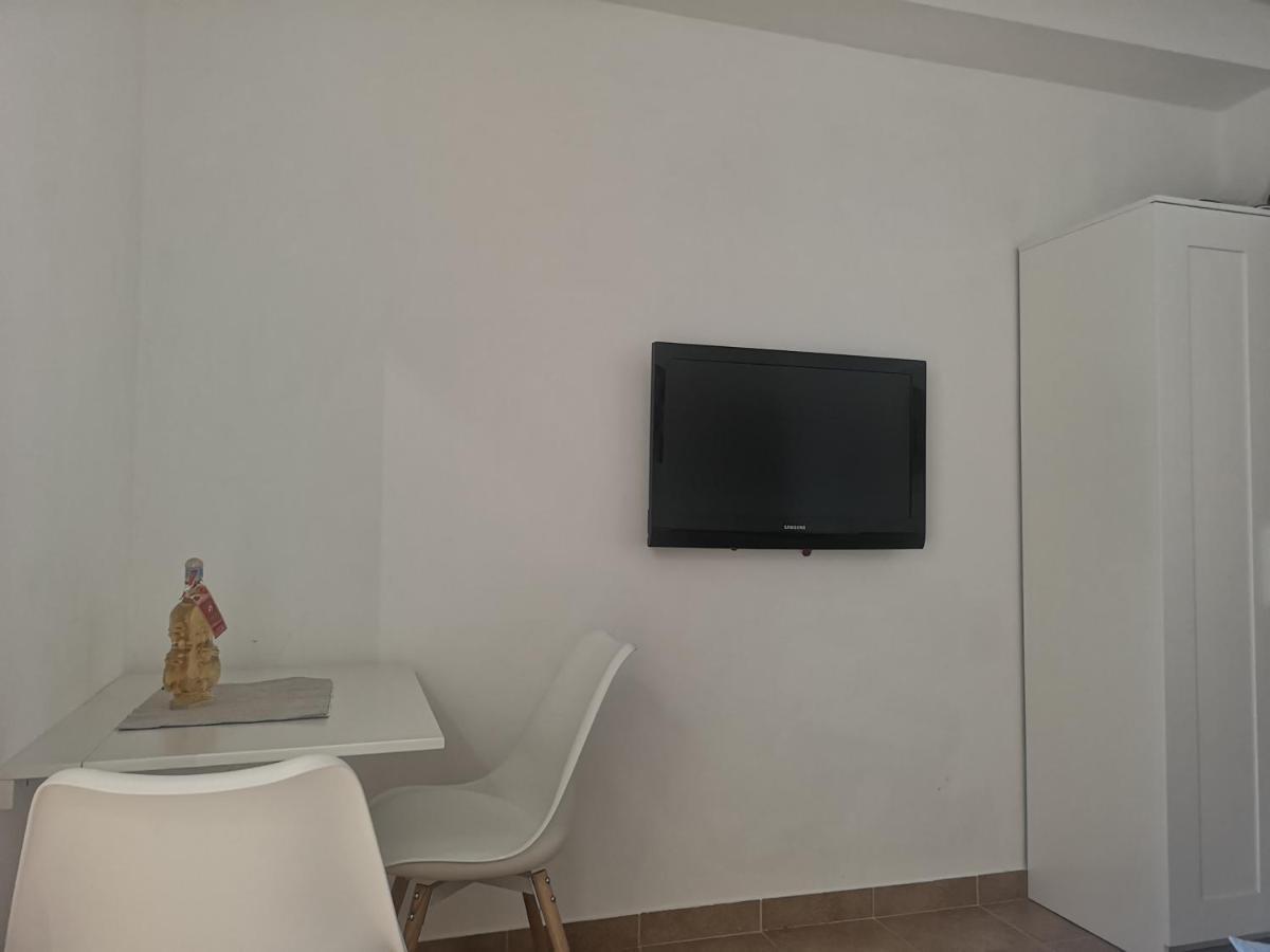 Apartments Tri Palme Baska Voda Exterior photo